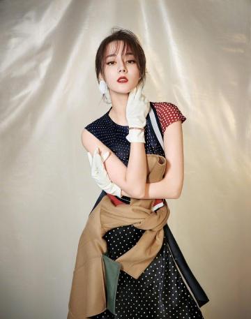 迪丽热巴少女感魅力写真