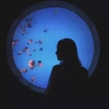 唯美伤感的个性情侣yy头像一人一张 我们唯一的关系是没关系