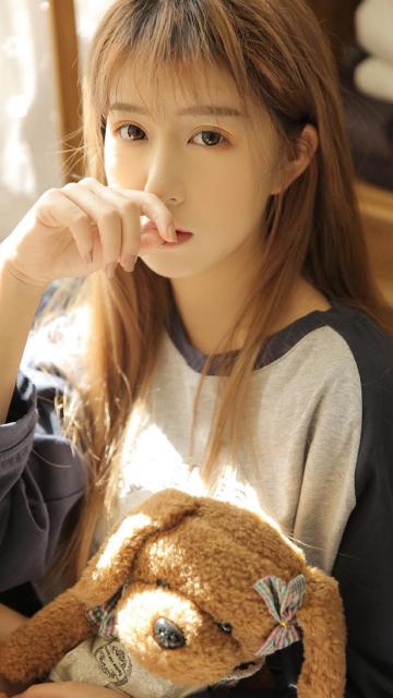 长发美女居家恬静甜美可爱白嫩写真