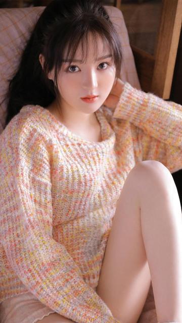 肤白貌美美女居家俏皮元气美腿写真
