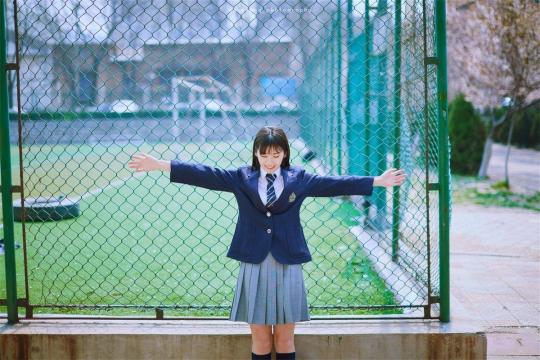 俏皮可爱女孩JK制服甜美户外迷人写真