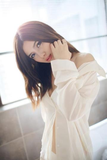 性感衬衫美女浴室妩媚妖娆迷人写真