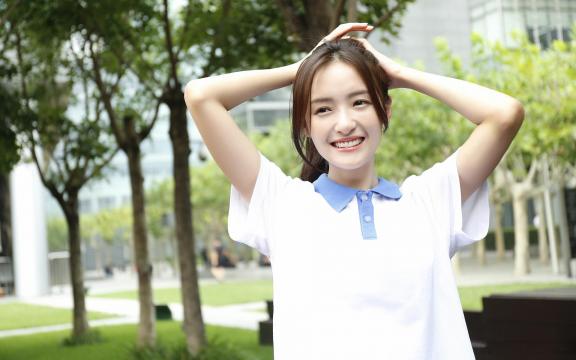 孙嘉琪清纯校服制服甜美白皙诱人写真