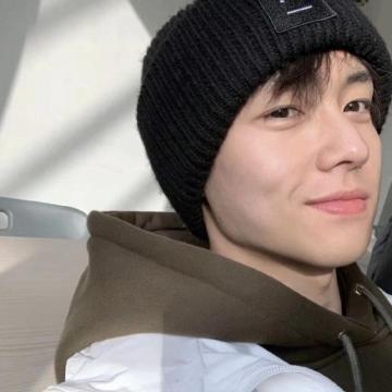 抖音最火的霸气高冷男生头像