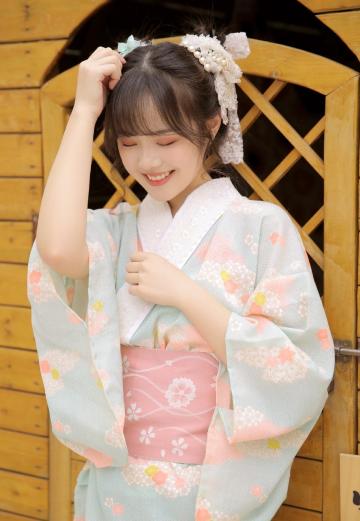 阳光下的和服美女迷人写真