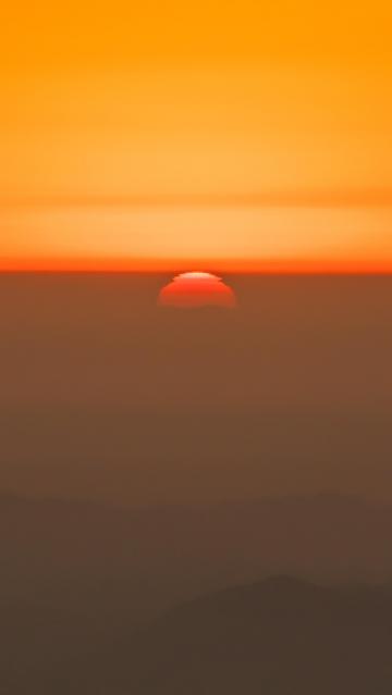黄昏的迷人太阳景色